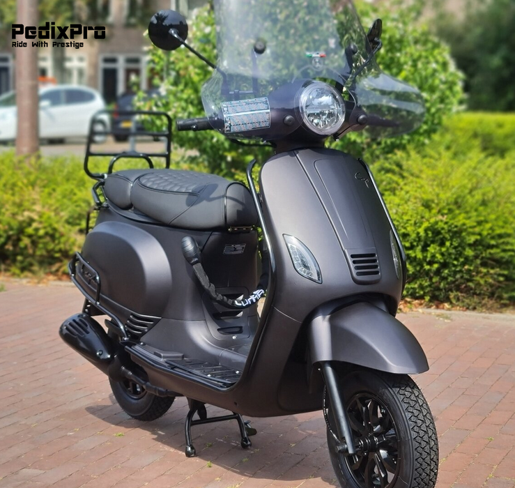 SUPER DEAL! Capri V4S Fully Loaded – Mat Metallic Zwart scooter