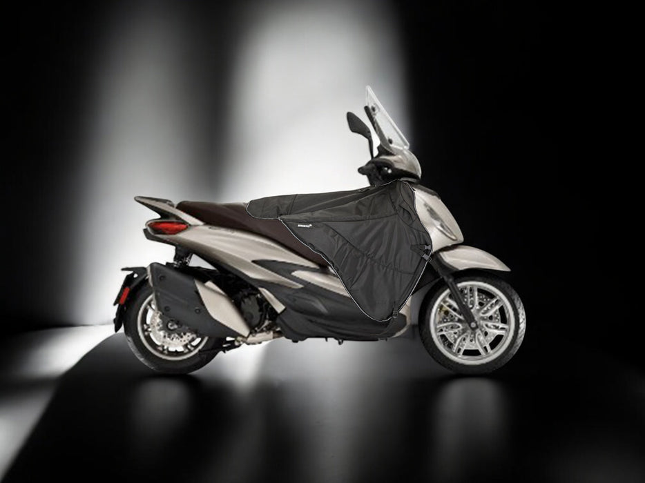 Stricto Premium Piaggio beenkleed scooter - Zwart