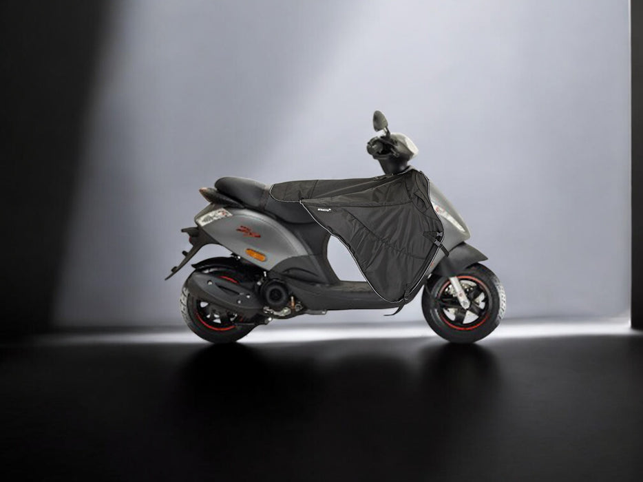 Stricto Premium Piaggio beenkleed scooter - Zwart